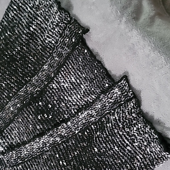 Large Button Long-Fit Cardigan Sweater - Picture 4 of 5